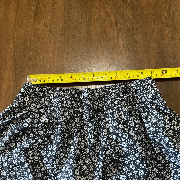 Gap Fit Shorts - Picture 5 of 5